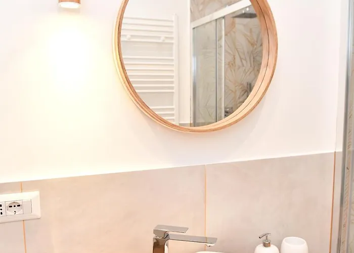 Nest House Bed & Breakfast