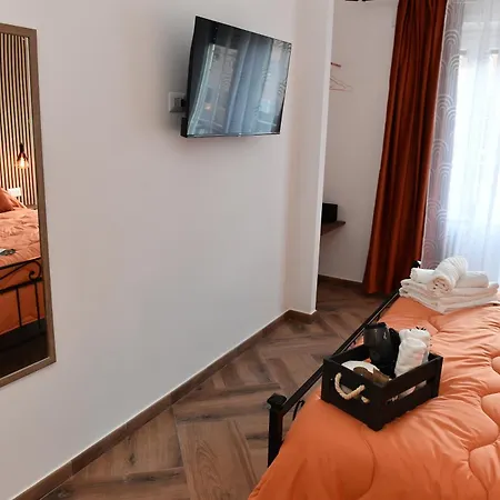 Nest House Bed and breakfast 4*