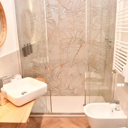 Nest House 4*
